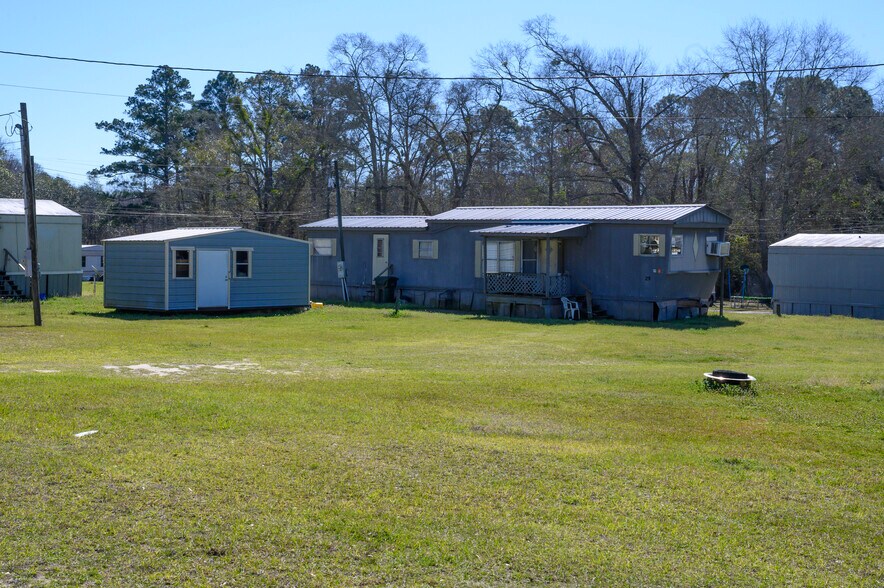 More Photos Of 100 Lunsford Cir, Opp Manufactured Housing Mobile Home Park For Sale