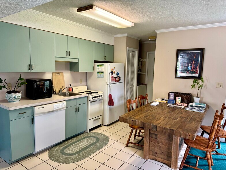 More Photos Of 3013 Church St, Myrtle Beach Office For Sale