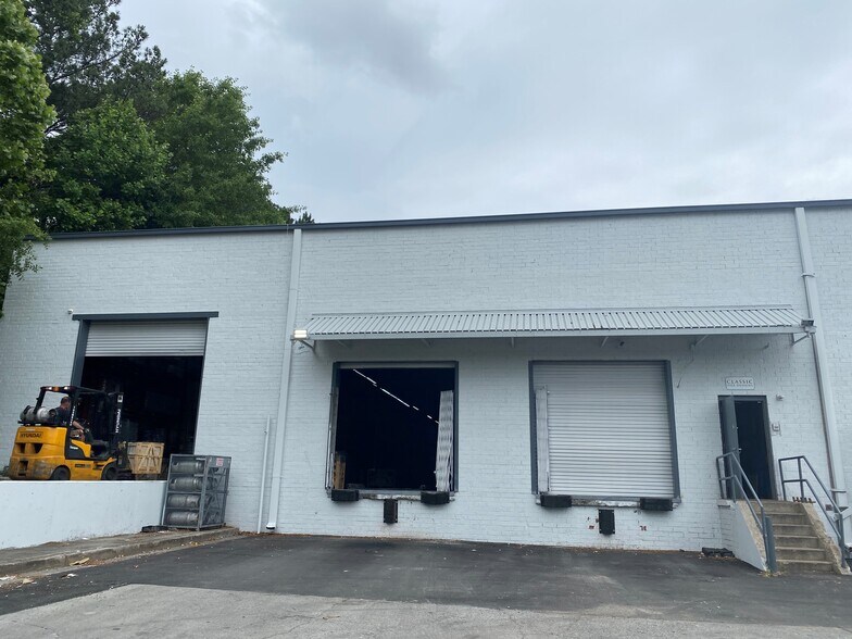 More Photos Of 6552-6572 Interstate Ct, Norcross Distribution For Lease