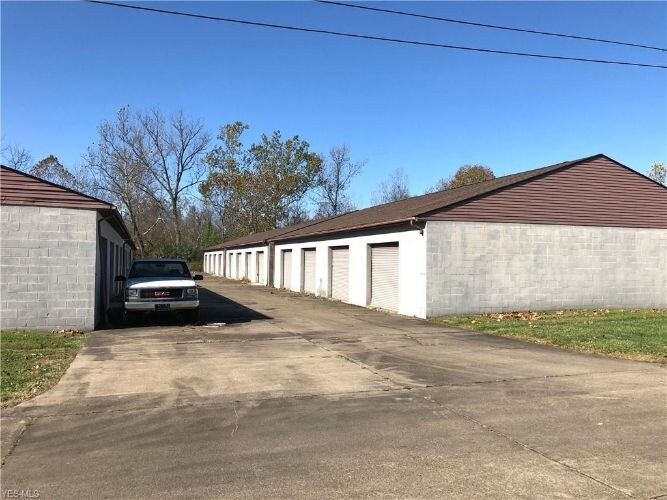 More Photos Of 1321 DuPont Rd, Parkersburg Self Storage For Sale