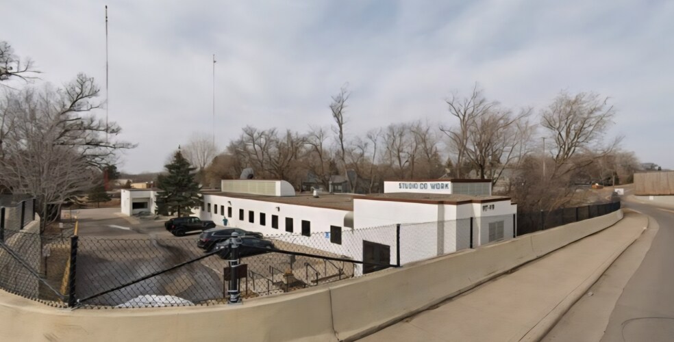More Photos Of 919 Lilac Dr N, Golden Valley Coworking Space