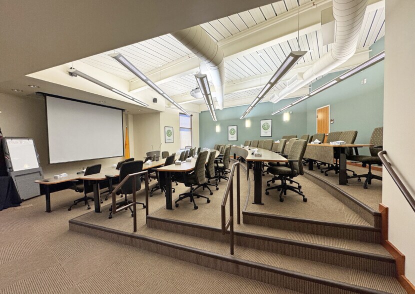 More Photos Of 5651 Balloon Fiesta Pky NE, Albuquerque Office For Sale