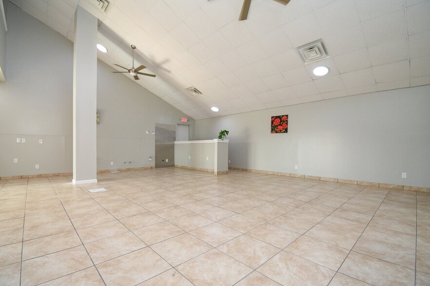 More Photos Of 6801 N Navarro St, Victoria Storefront Retail Office For Sale