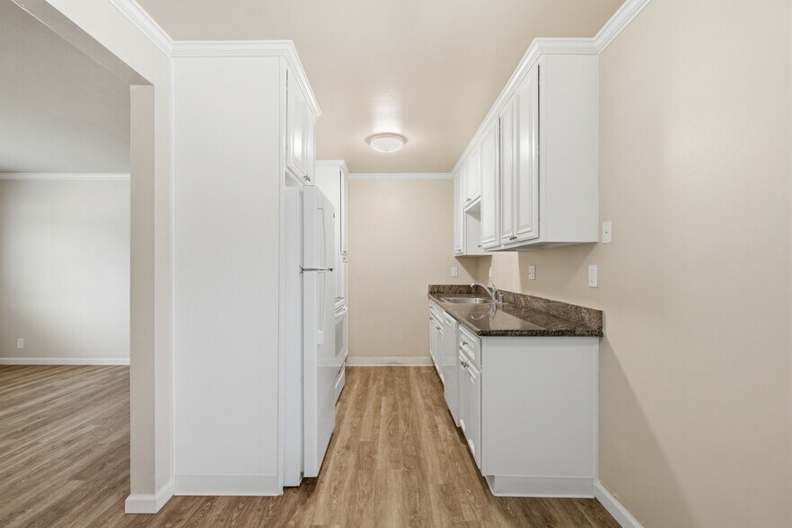 More Photos Of 1255 Woodside Rd, Redwood City Apartments For Sale