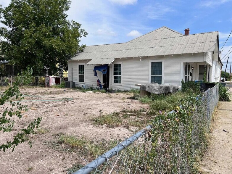 More Photos Of , Del Rio Unknown For Sale