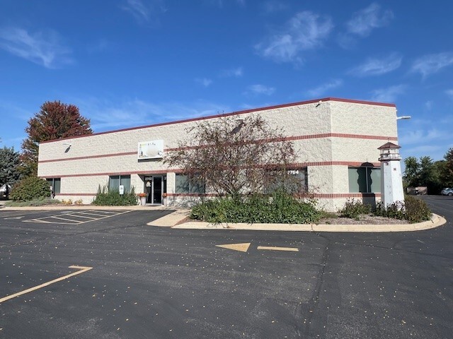 Primary Photo Of 2742 Barney Ct, Mchenry Warehouse For Lease