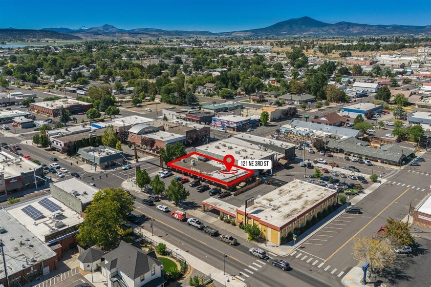 More Photos Of 121 NE 3rd St, Prineville Restaurant For Sale