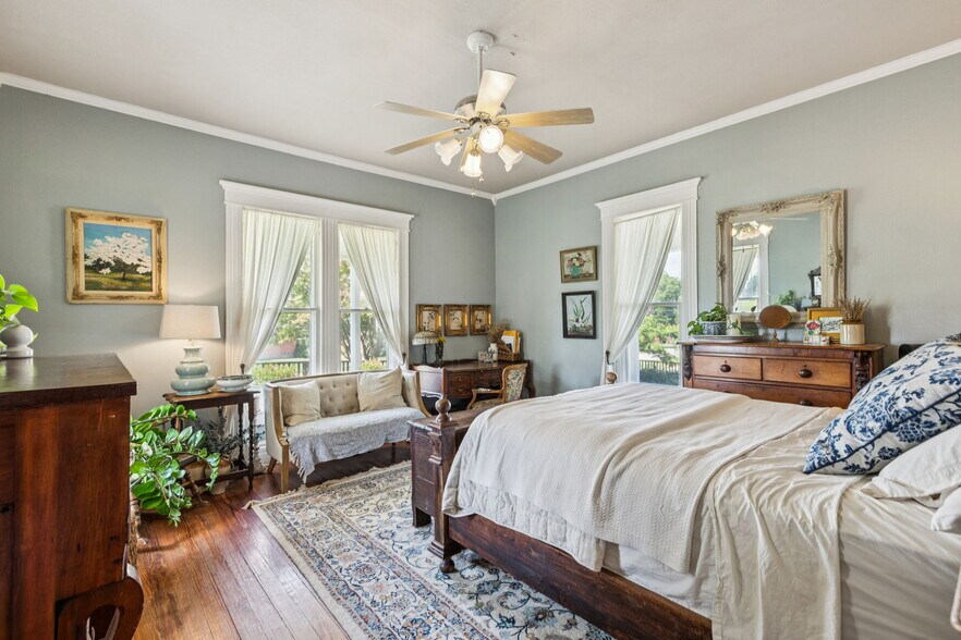 More Photos Of 607 E 1st St, Prosper Office Residential For Sale