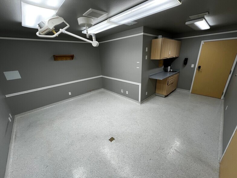 More Photos Of 1158 Court St, Redding Medical For Sale