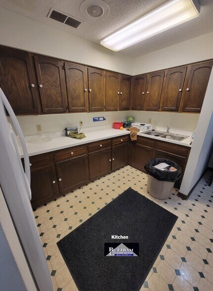 More Photos Of 3111 McClelland Blvd., Joplin Office For Sale