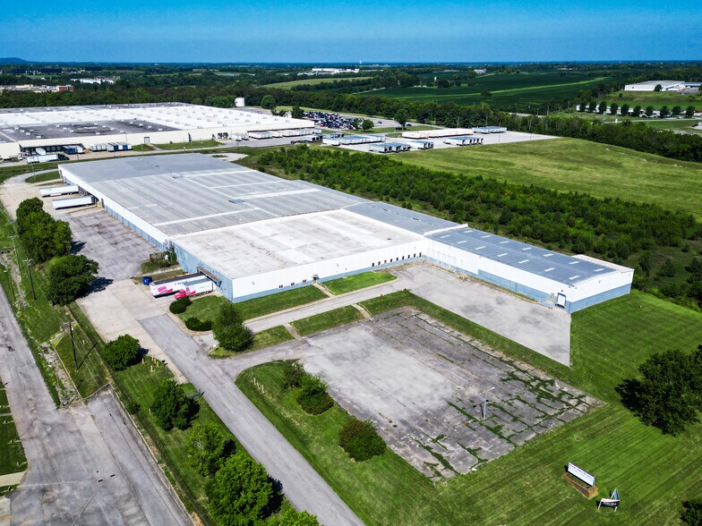 More Photos Of 1711 S Danville Byp, Danville Distribution For Lease