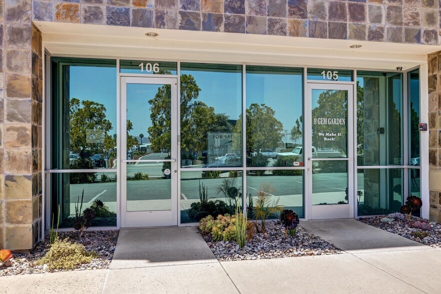 More Photos Of 250 S Pacific St, San Marcos Flex For Sale