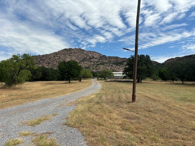 More Photos Of 42851 E County Road 1470, Lone Wolf Land For Sale
