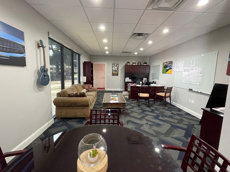 More Photos Of 278 Semoran Commerce Pl, Apopka Warehouse For Sale