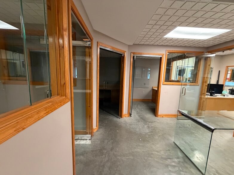 More Photos Of 6601 Royal St, Pleasant Valley Warehouse For Sale