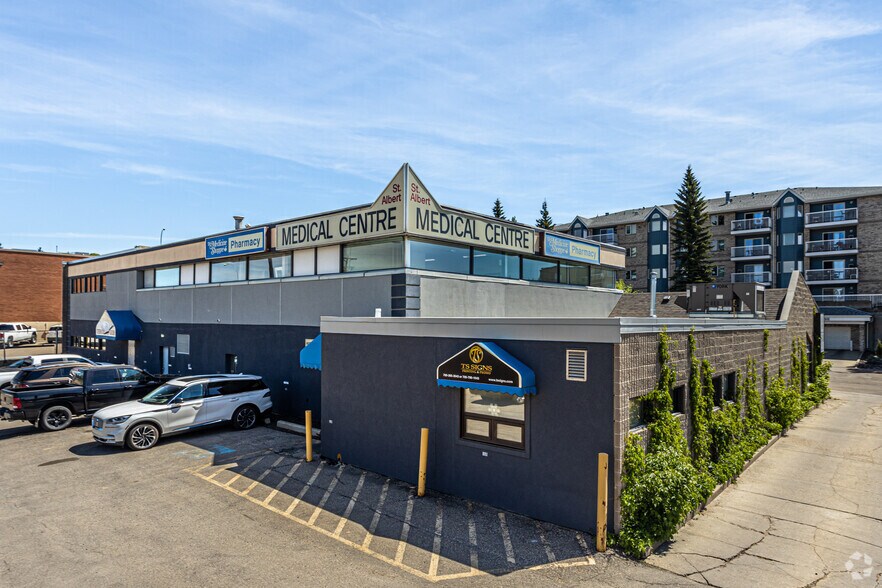 More Photos Of 25 St Michael St, St. Albert Office For Lease