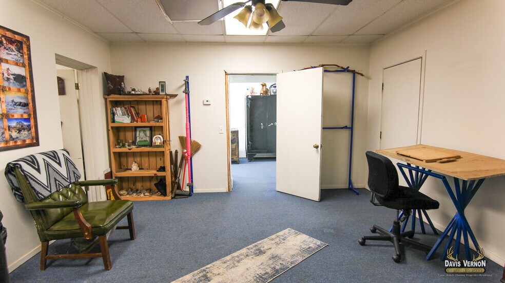 More Photos Of 1331 Cumberland St, Vernon Storefront For Sale