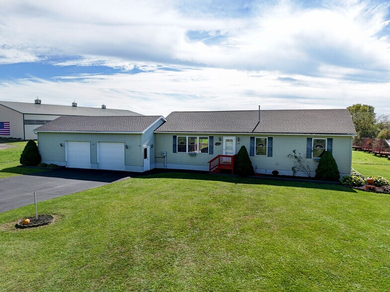 More Photos Of 1262 Fitzpatrick Rd, Auburn Specialty For Sale