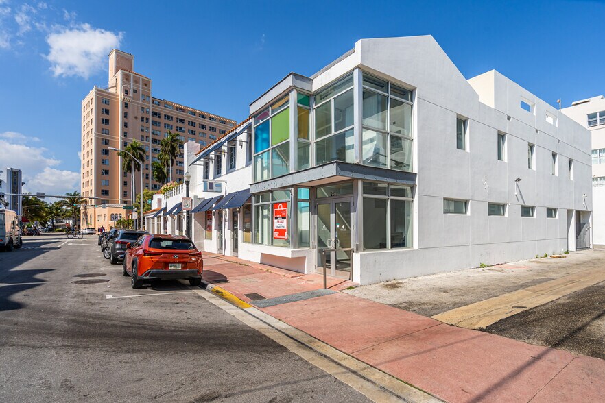 More Photos Of 227 8th St, Miami Beach General Retail For Lease