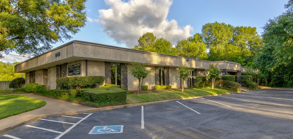 More Photos Of 211-215 Winchester Dr, Tyler Office For Lease