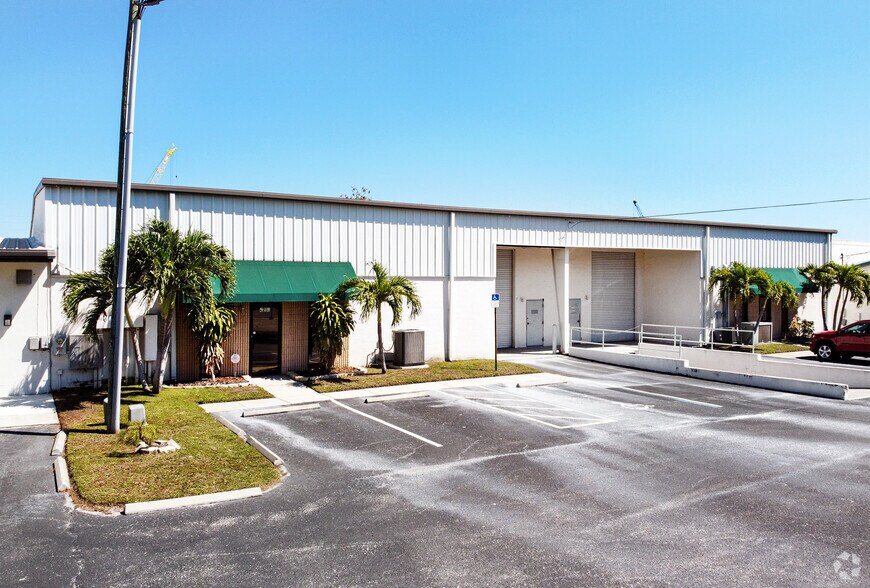 Primary Photo Of 4201-4205 116th Ter N, Clearwater Warehouse For Lease