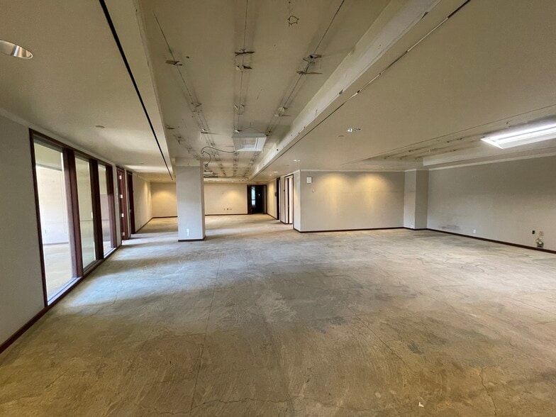 More Photos Of 1000 Sylvan Ave, Englewood Cliffs Office For Sale