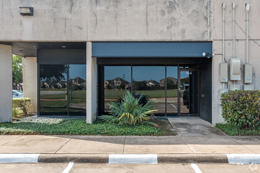 More Photos Of 5750 Rufe Snow Dr, North Richland Hills Office For Lease