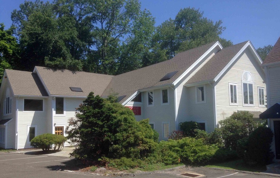 More Photos Of 991-995 Post Rd E, Westport Office For Lease