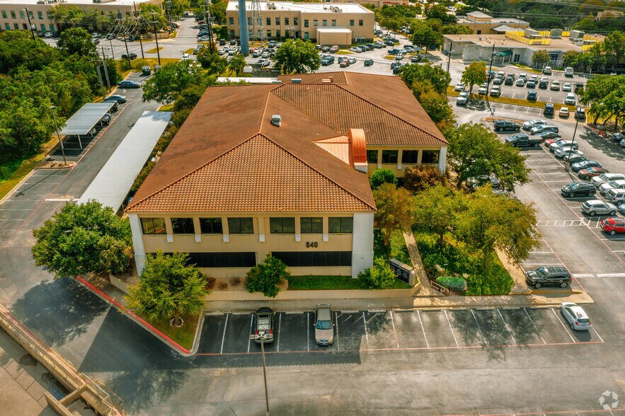 More Photos Of 540 Oak Centre Dr, San Antonio Medical For Lease