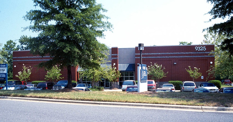 More Photos Of 9325 Forsyth Park Dr, Charlotte Warehouse For Sale