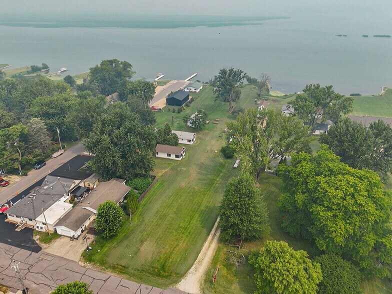 More Photos Of 138 E Front St, Marquette Trailer Camper Park For Sale