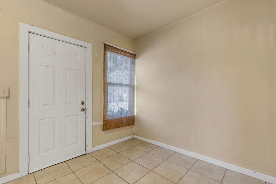 More Photos Of 4122 Bradenton rd, Sarasota Multifamily For Sale