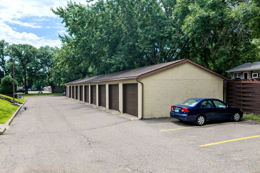 More Photos Of 835 Driftwood Dr, Saint Cloud Apartments For Sale