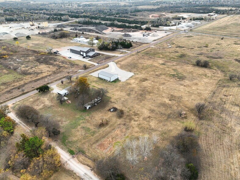 More Photos Of 1725 NE 16th St, Newcastle Warehouse For Sale