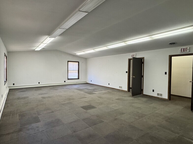 More Photos Of 1126 Wauwatosa Rd, Cedarburg Office Residential For Sale