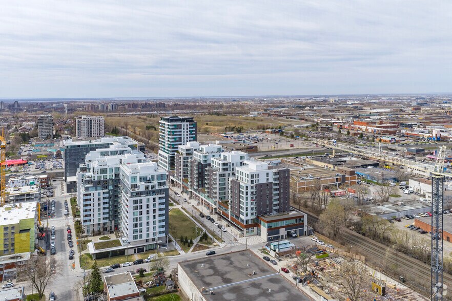 More Photos Of 5273 Av De Courtrai, Montréal Office For Lease