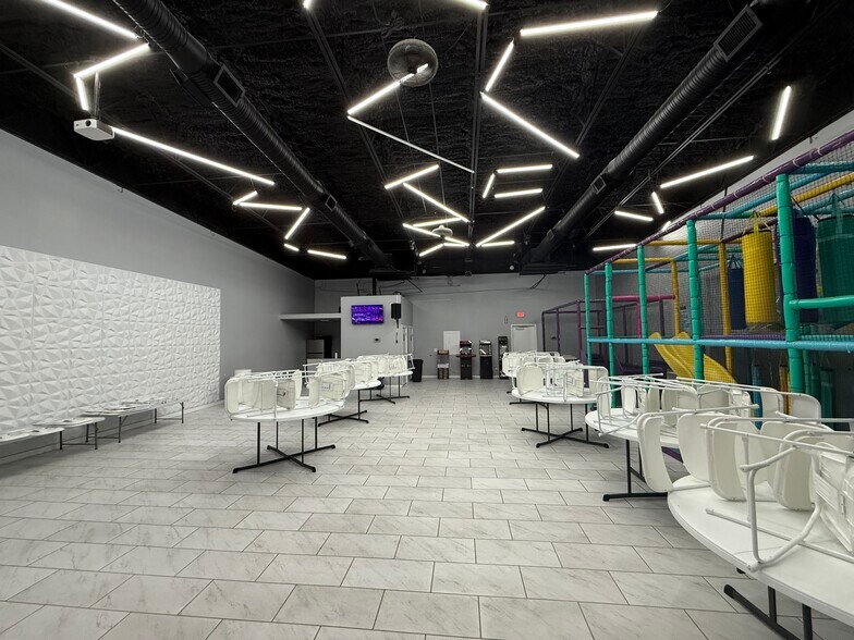 More Photos Of 2715 E Del Mar Blvd, Laredo General Retail For Sale