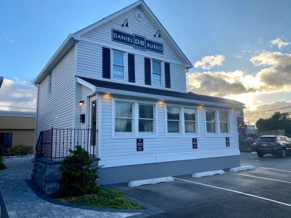 More Photos Of 196 S 1st St, Lindenhurst Loft Creative Space For Lease