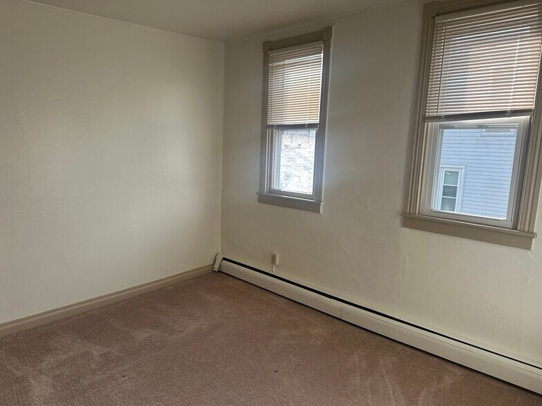 More Photos Of 142 W Main St, Windsor Apartments For Sale