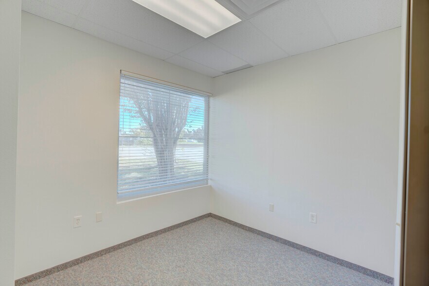 More Photos Of 2099 N Collins Blvd, Richardson Office For Lease