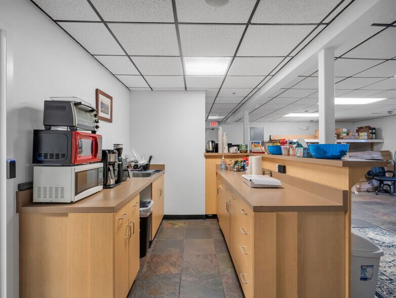 More Photos Of 2290 E Route 66, Flagstaff Office For Sale