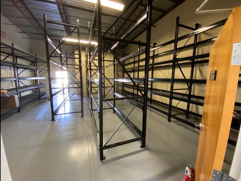 More Photos Of 8810 Commodity Cir, Orlando Showroom For Lease
