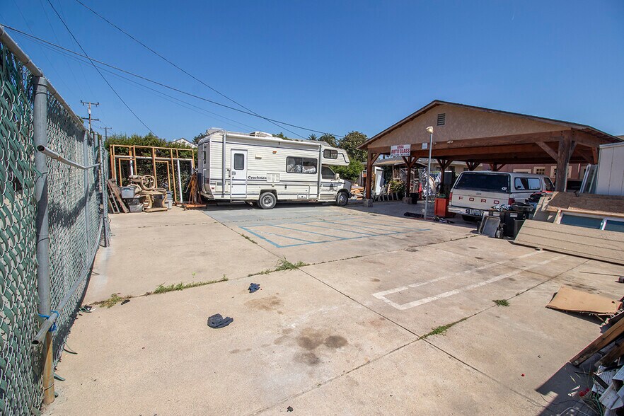 More Photos Of 215 E Fesler St, Santa Maria Storefront For Sale