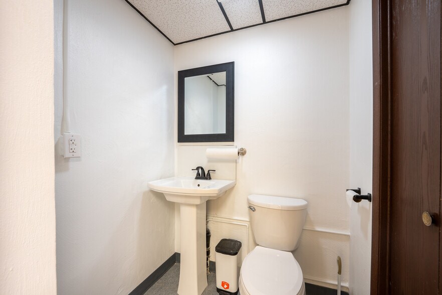 More Photos Of 5767 PA-981 Hwy, Latrobe Medical For Sale