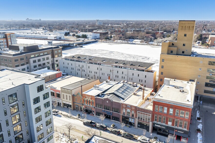 More Photos Of 215 N Washington St, Green Bay Loft Creative Space For Sale