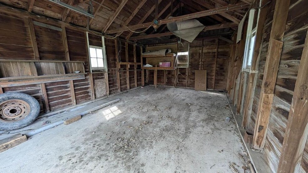 More Photos Of 1251 Maloney Rd, Kaukauna Office For Sale