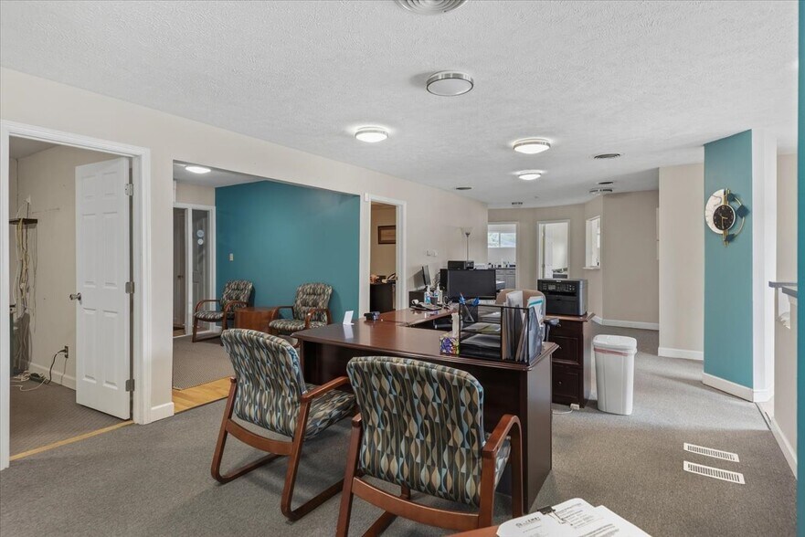 More Photos Of 2060 W Monroe St, Springfield Office For Sale