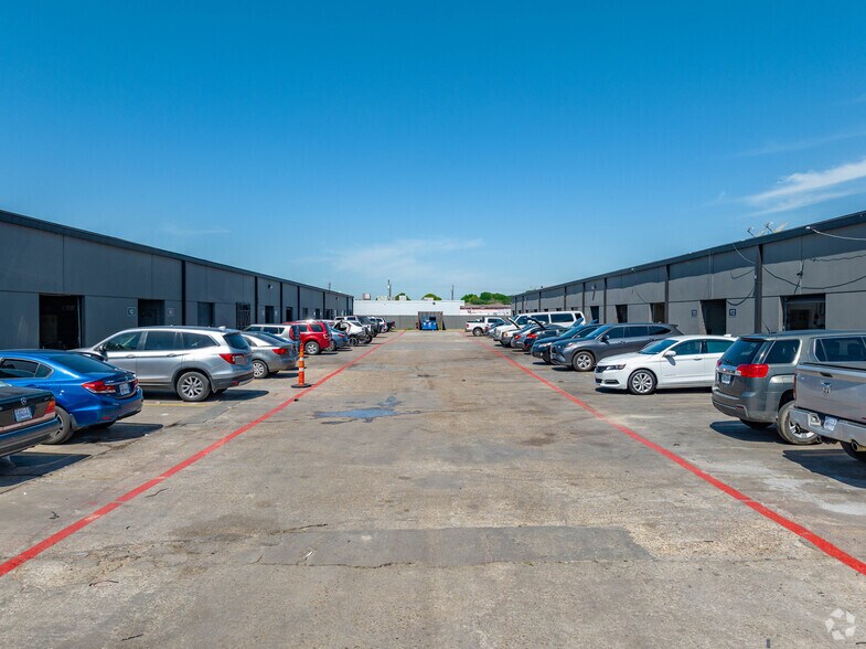 More Photos Of 7330 Rampart St, Houston Unknown For Lease