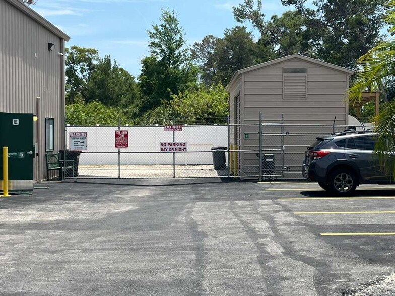 More Photos Of 743 Wesley Ave, Tarpon Springs Warehouse For Sale