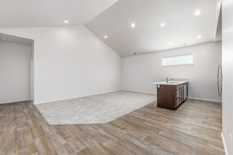 More Photos Of 1859 NW Enterprise St, Mountain Home Multifamily For Sale